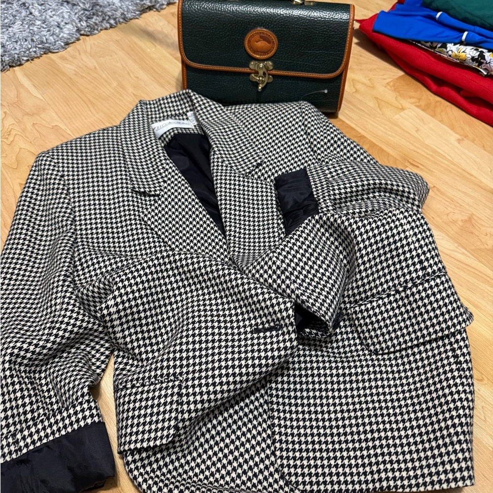 JH Collectibles Classic Black and White Houndstooth Women's Coat - Picture 8 of 8